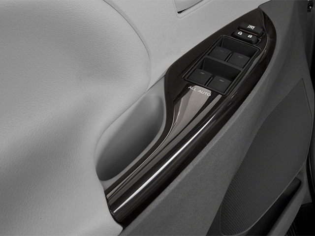 2014 Toyota Sienna LE