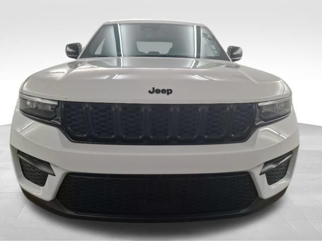 2023 Jeep Grand Cherokee Altitude 4x2