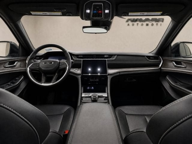 2025 Jeep Grand Cherokee L Limited 4x2