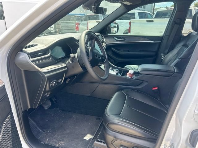 2025 Jeep Grand Cherokee L Limited 4x2