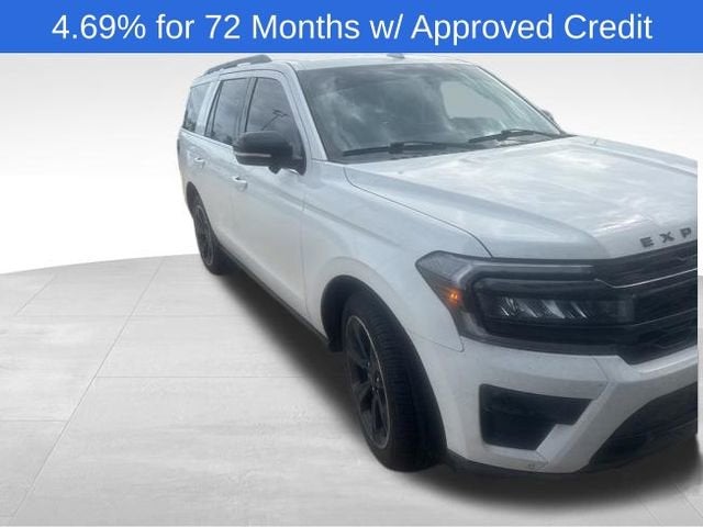 2022 Ford Expedition Limited's photo