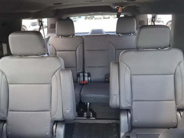 2026 Chevrolet Suburban LT — photo 33