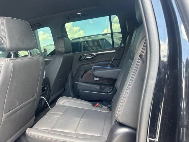 2025 Chevrolet Suburban RST