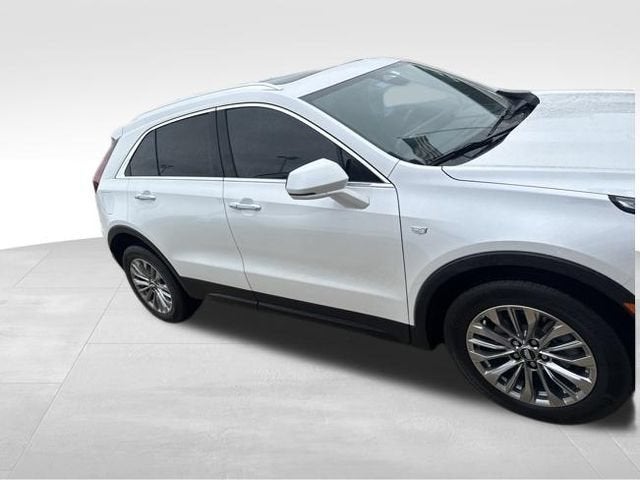 2024 Cadillac XT4 Premium Luxury — photo 3