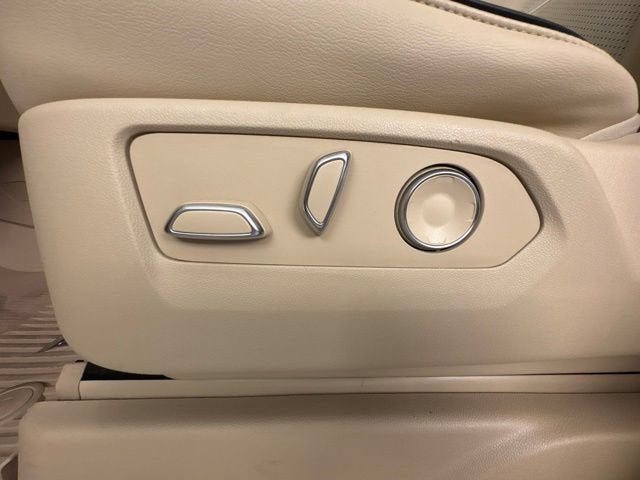 2023 Cadillac Escalade 4WD Premium Luxury