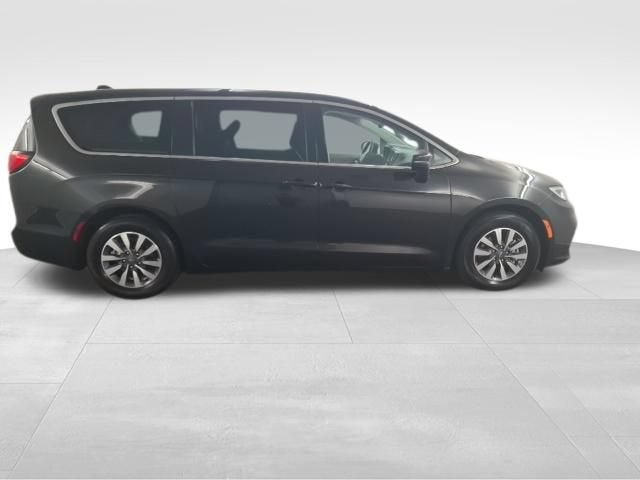 2023 Chrysler Pacifica Hybrid Touring L — photo 8