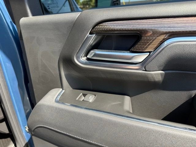 2025 Chevrolet Black Widow Edition Silverado 2500 HD LT