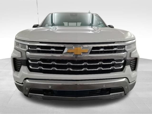 2022 Chevrolet Silverado 1500 LTZ — photo 2