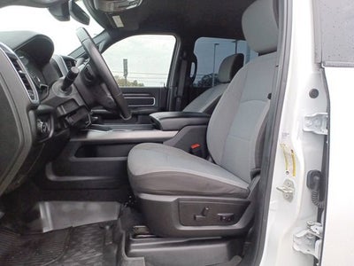 2024 RAM 3500 Big Horn Crew Cab 4x4 8' Box