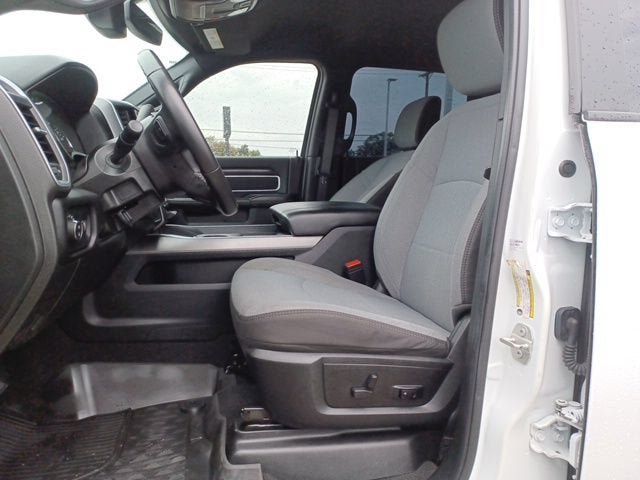 2024 RAM 3500 Big Horn Crew Cab 4x4 8' Box