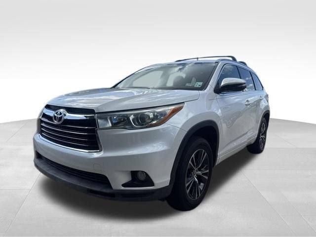 2016 Toyota Highlander XLE V6 — photo 2