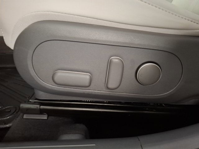 2024 Hyundai Kona Limited - Photo 17