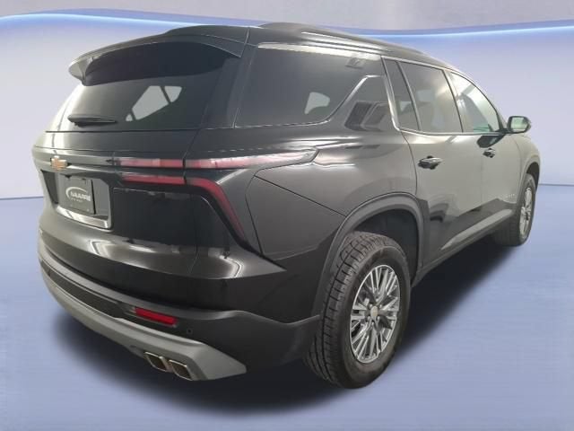 2025 Chevrolet Traverse LT — photo 8