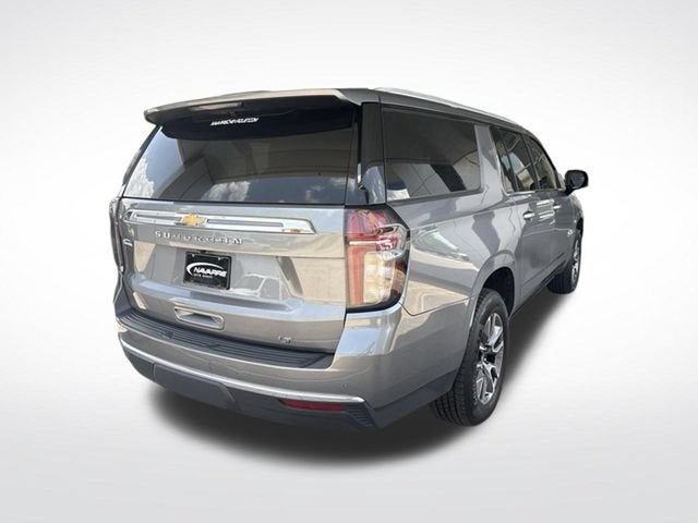 2021 Chevrolet Suburban LT — photo 8
