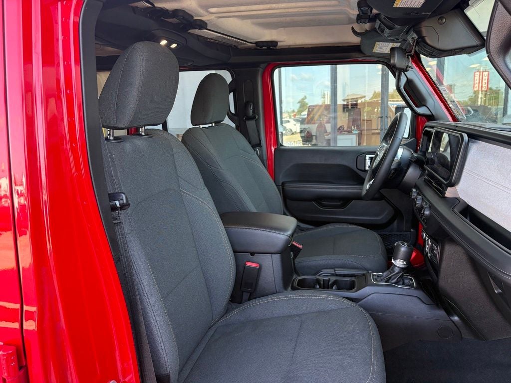 2025 Jeep Wrangler 4-Door Sahara 4x4
