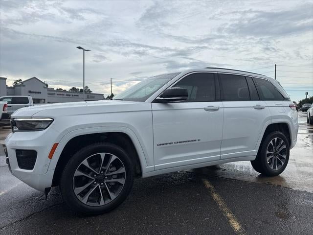2023 Jeep Grand Cherokee Overland 4x2