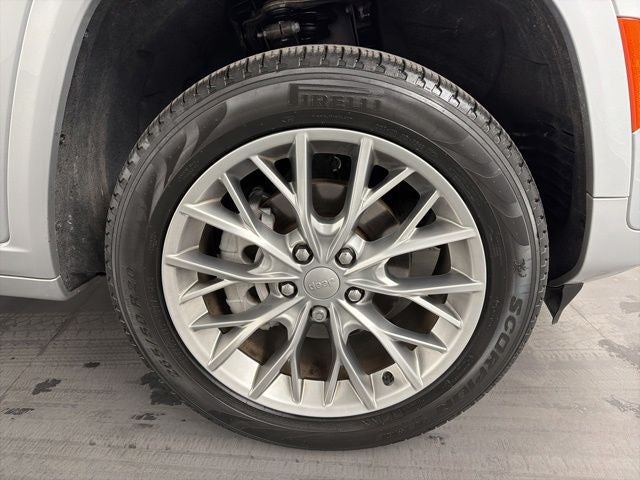 2023 Jeep Grand Cherokee Summit 4x2