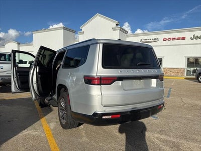 2024 Jeep Wagoneer L Series II 4x2
