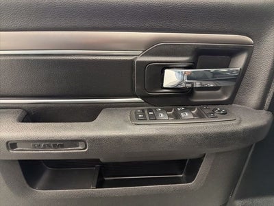 2024 RAM 1500 Classic Warlock Crew Cab 4x2 5'7' Box