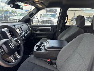 2024 RAM 1500 Classic Warlock Crew Cab 4x4 5'7' Box