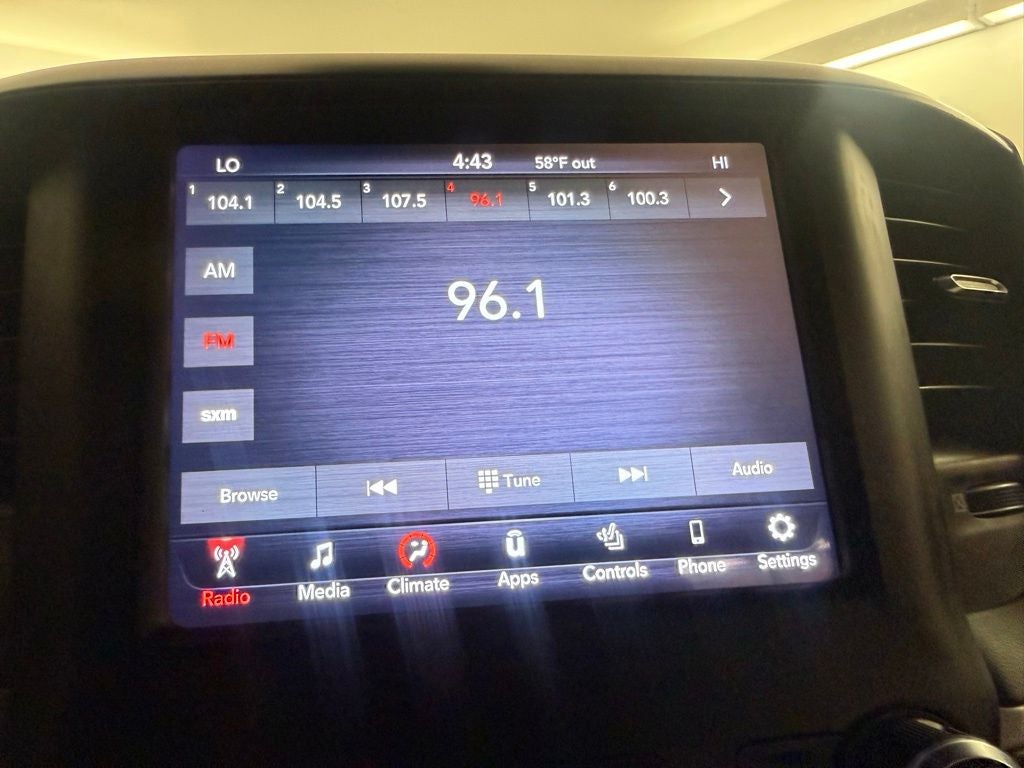 2020 RAM 1500 Big Horn Crew Cab 4x4 5'7' Box