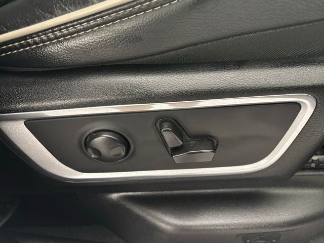 2022 RAM 1500 Laramie Crew Cab 4x4 5'7' Box