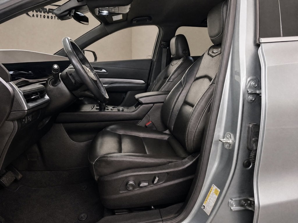 2025 Cadillac XT4 FWD Premium Luxury