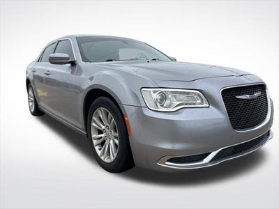 2018 Chrysler 300 Touring L
