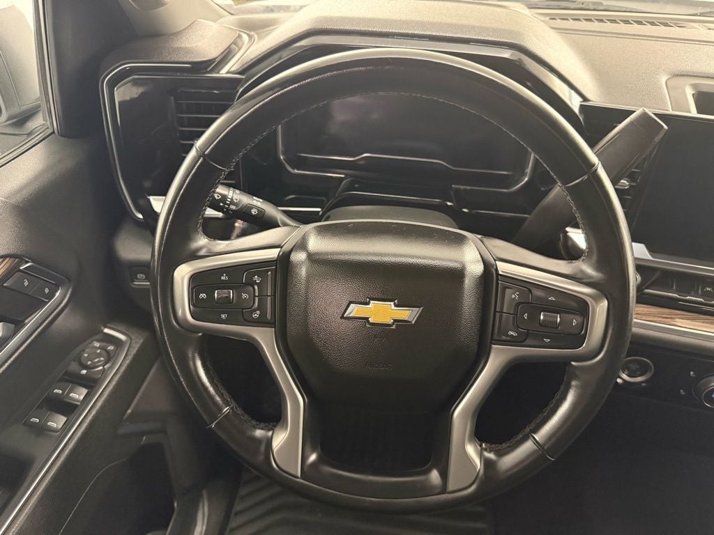 2023 Chevrolet Silverado 1500 2WD Crew Cab Short Bed LT