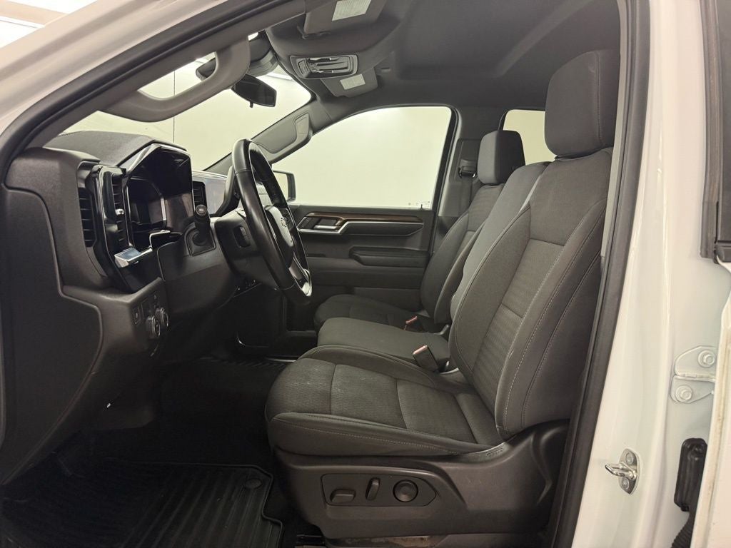 2023 Chevrolet Silverado 1500 2WD Crew Cab Short Bed LT