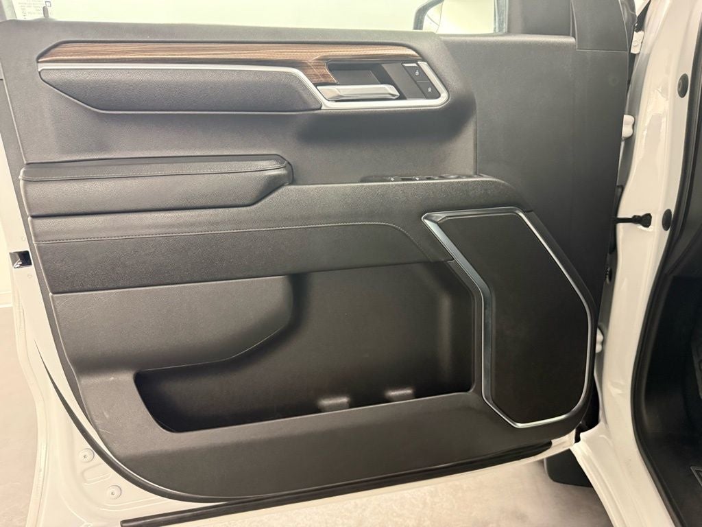 2023 Chevrolet Silverado 1500 2WD Crew Cab Short Bed LT