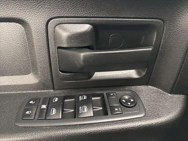 2020 RAM 1500 Classic Tradesman Crew Cab 4x2 5'7' Box