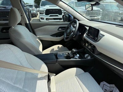 2023 Nissan Rogue SV FWD
