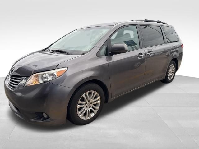 2016 Toyota Sienna XLE