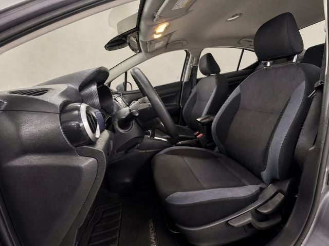 2023 Nissan Versa 1.6 SV