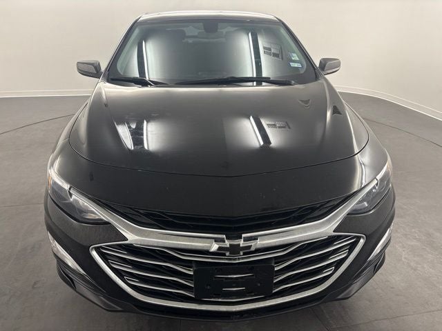 2022 Chevrolet Malibu LS — photo 2