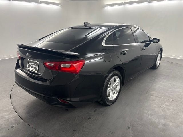 2022 Chevrolet Malibu LS — photo 8