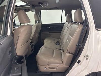 2019 Honda Pilot 2WD EX-L with Navigation and Rear Entertainment System