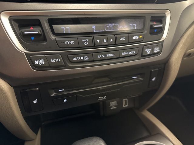 2019 Honda Pilot 2WD EX-L with Navigation and Rear Entertainment System