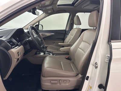 2019 Honda Pilot 2WD EX-L with Navigation and Rear Entertainment System